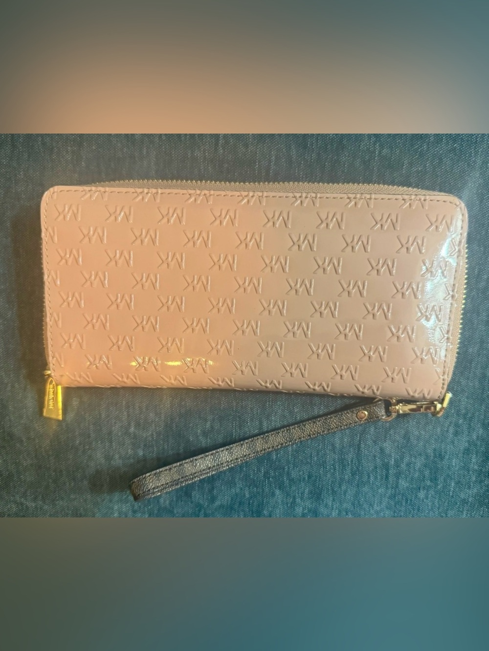 Michael Kors Dusty Rose Leather Tote with Matching Wallet - Picture 7 of 9